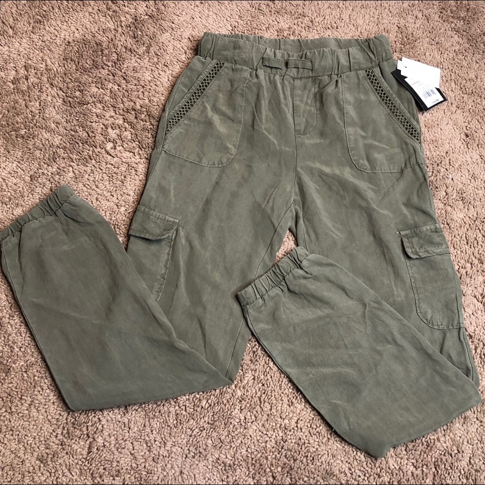 Cargo green joggers